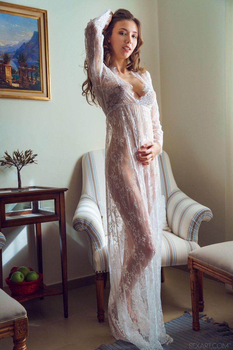 Арина, 22 года, 0 размер груди